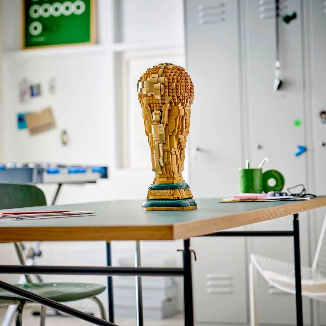 LEGO - Editions Sports - FIFA World Cup Official Trophy (43020)